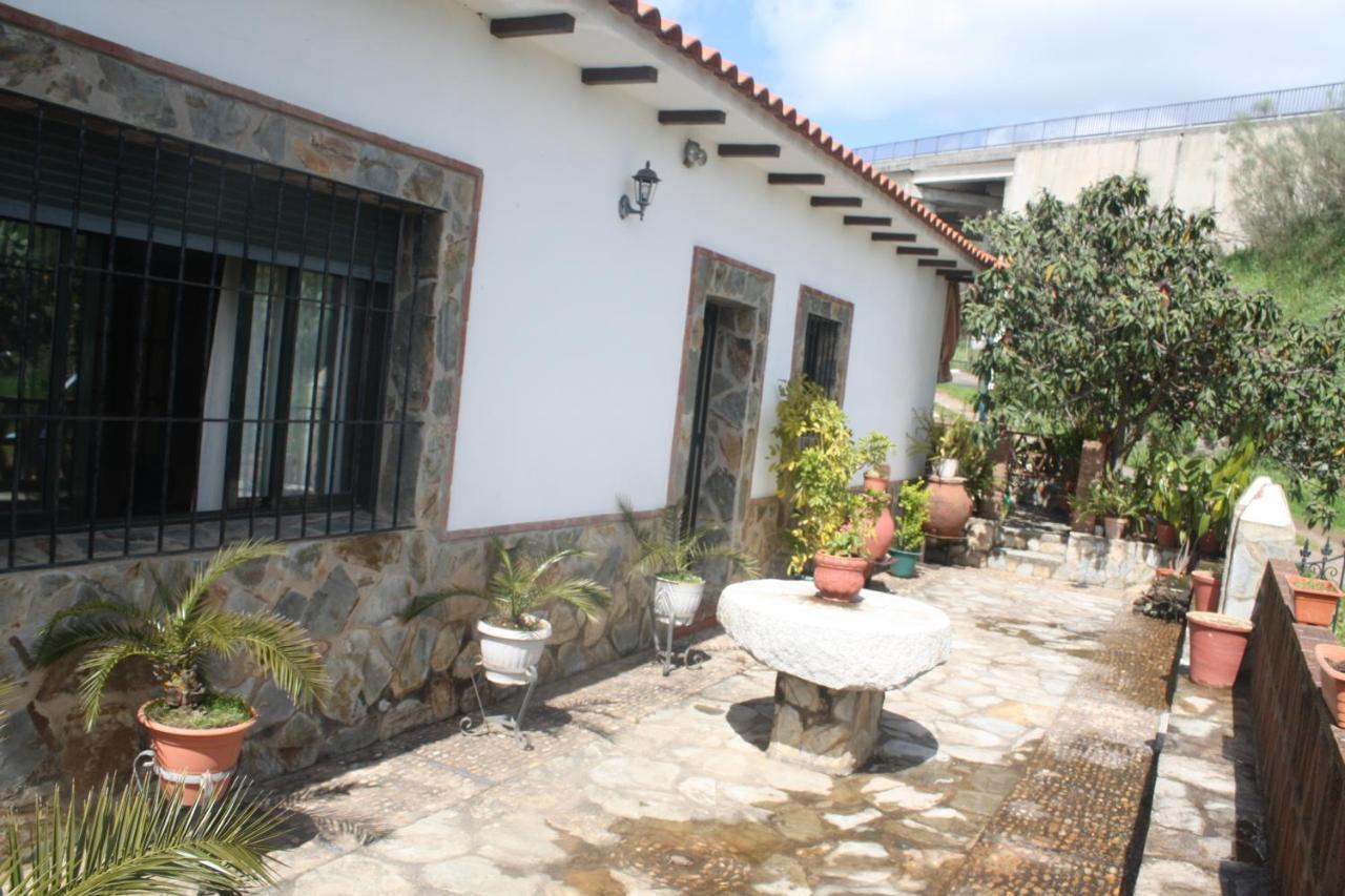 El Sitio De Su Recreo Villa Jerez De Los Caballeros Luaran gambar